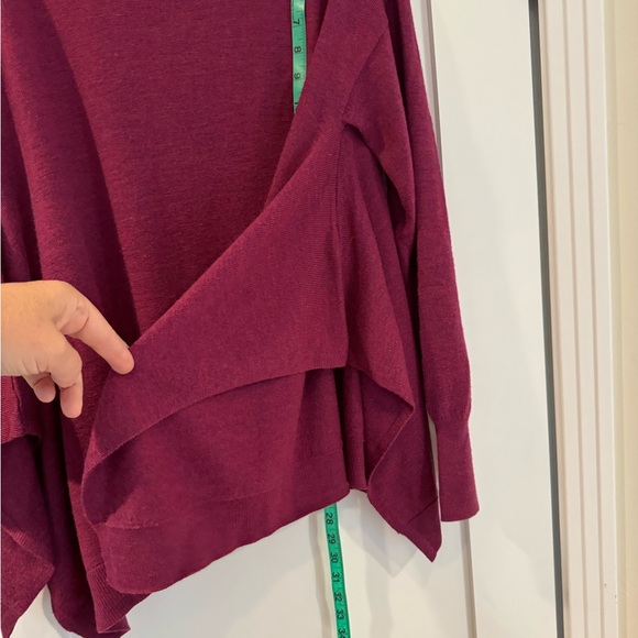 Anthropologie. L. Trapeze style with cuts at side - Picture 5 of 11